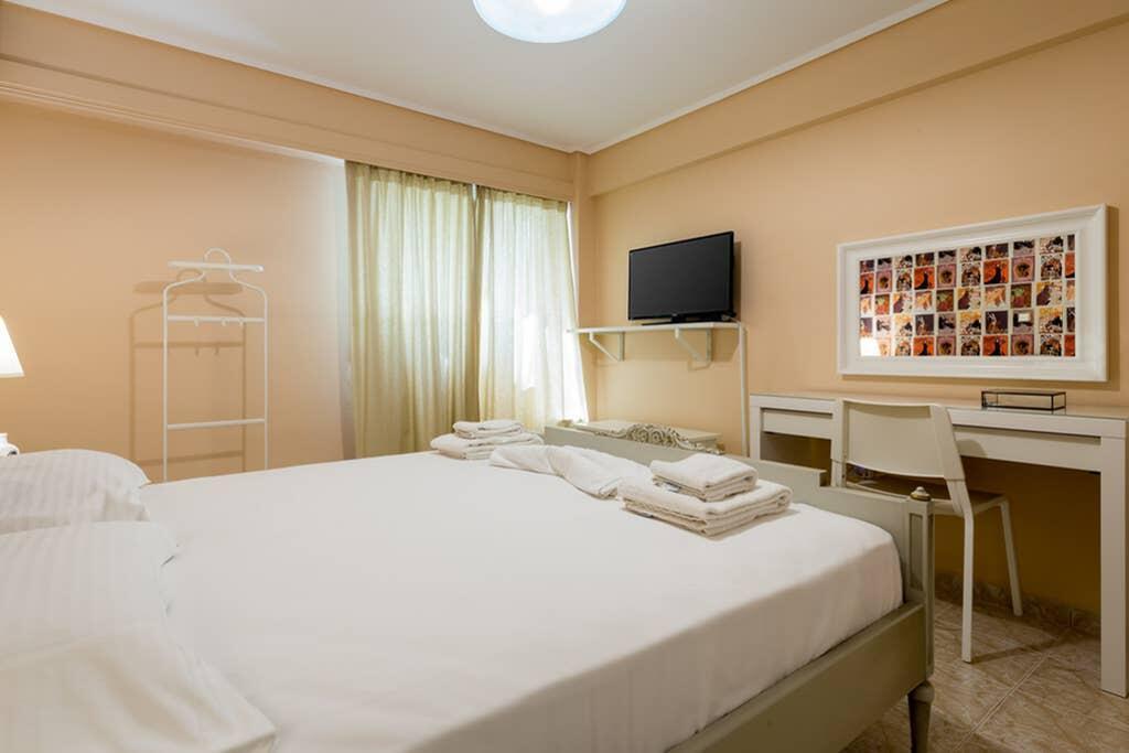 Sunny Apartment With 2 Bedrooms And Garden 格利法达 外观 照片
