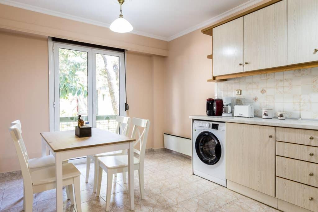 Sunny Apartment With 2 Bedrooms And Garden 格利法达 外观 照片